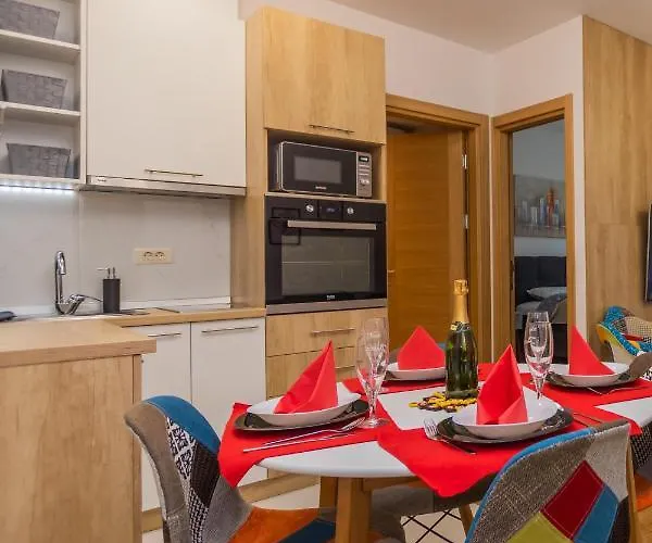 Apartamento Pekovic Blue-apartman Pama